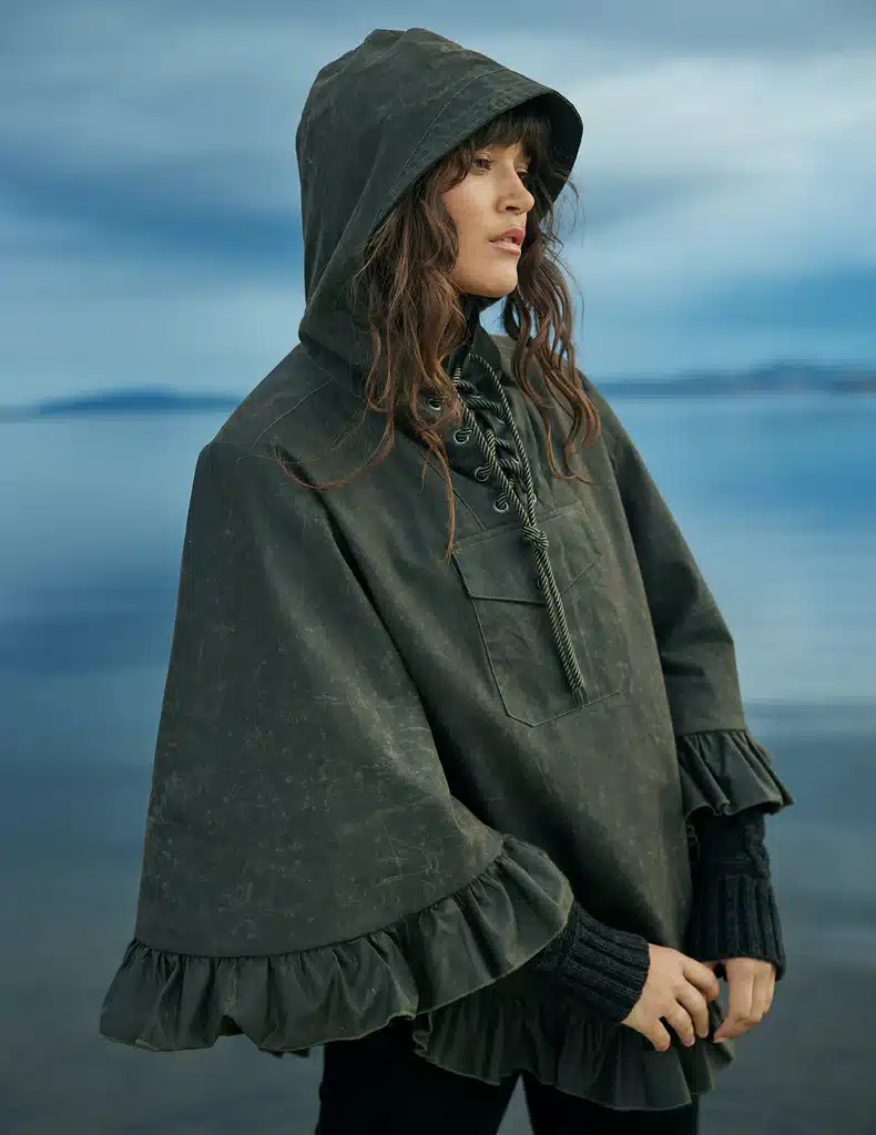 Myrká poncho olive ein stærð - Image 3