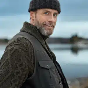 Akrar hneppt peysa græn